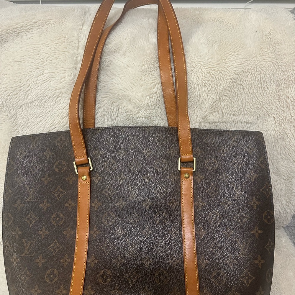 LOUIS VUITTON
LV Monogram Babylone - Picture 3 of 12